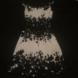 White House Black Market gorgeous dress size 8